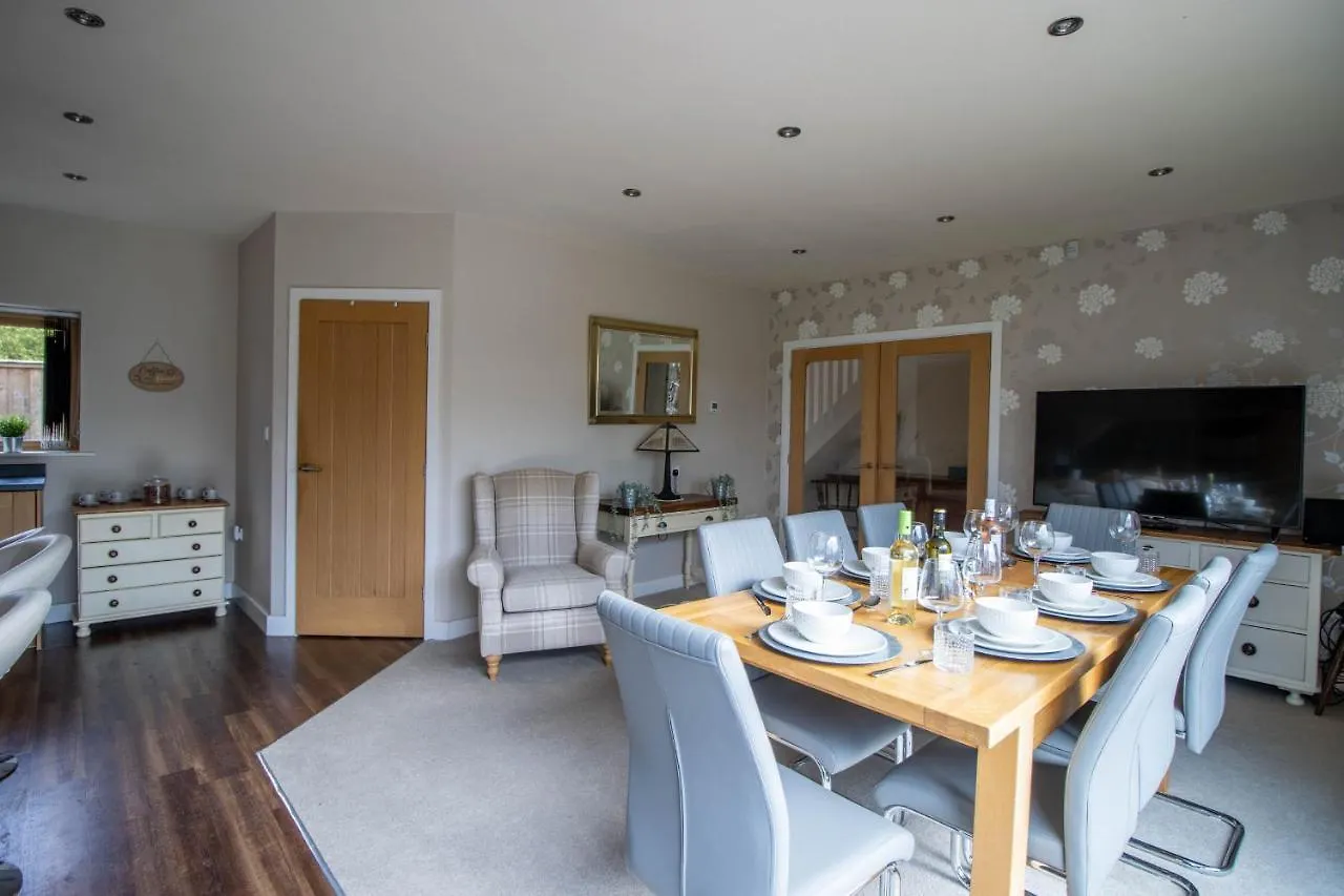 Bradley Manor Villa Huddersfield Holiday home